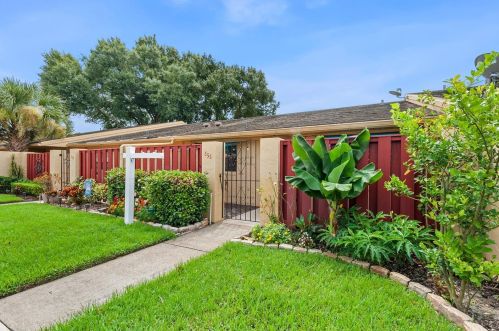 655 Broadmoor Cir, Winter Haven, FL 33884-1254