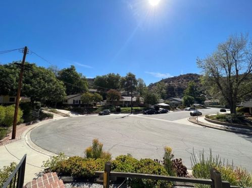 3393 Vickers Dr, Glendale, CA 91208-1605
