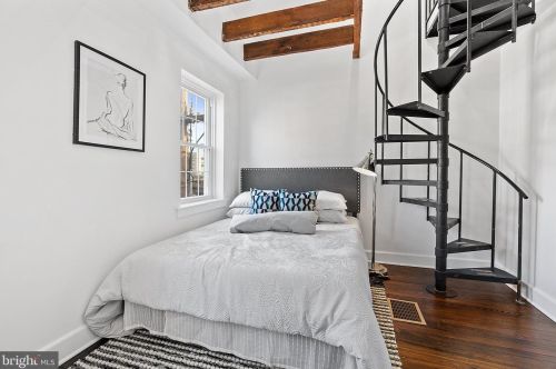 154 Fairmount Ave, Philadelphia PA  19123-3017 exterior