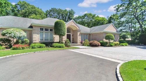 86 Alpine Way, Huntington Station, NY 11746-4602