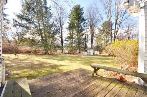 11 Hiram Ln, Bloomfield CT  06002-1224 exterior