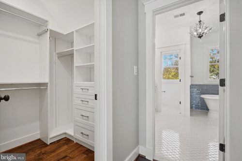 608 Jackson St, Falls Church VA  22046-2828 exterior