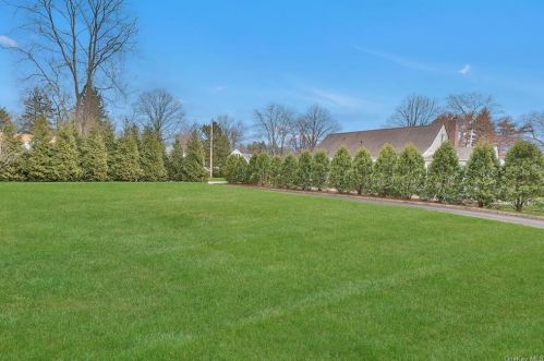 20 Tintern Ln, Scarsdale, NY 10583-6616