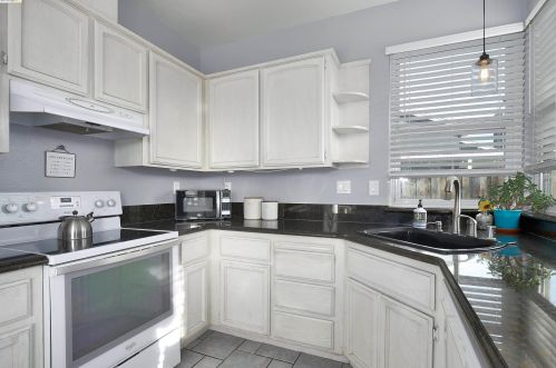 1743 Fairhaven Ct, Oakley CA  94561-3069 exterior