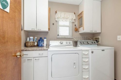 138 Cavalcade Ln, Pataskala OH  43062-9544 exterior