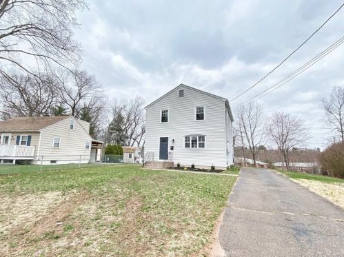 73 Deepwood Dr, Manchester, CT 06040-3839
