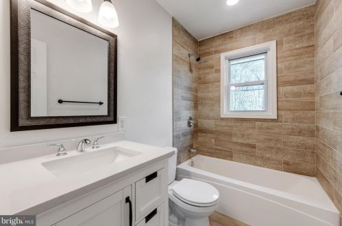 2004 York Dr, Woodbridge VA  22191-2433 exterior