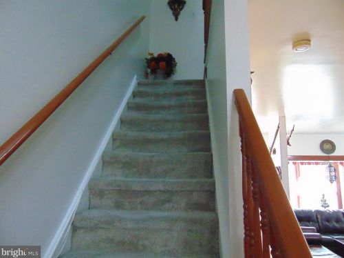 14833 Winding Loop, Woodbridge VA  exterior