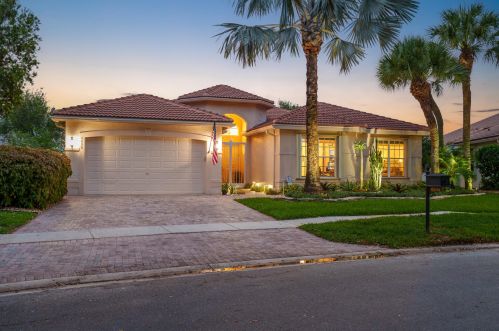 6806 Fiji Cir, Boynton Beach FL  33437-7022 exterior