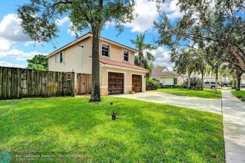 2489 191 Ave, Hollywood FL  33029-4610 exterior