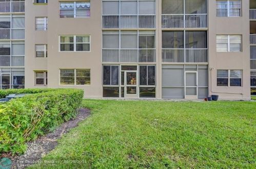 500 130th Ter, Hollywood FL  33027-4010 exterior