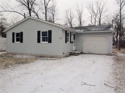 180 Pleasant St, Elyria OH  44074-1129 exterior