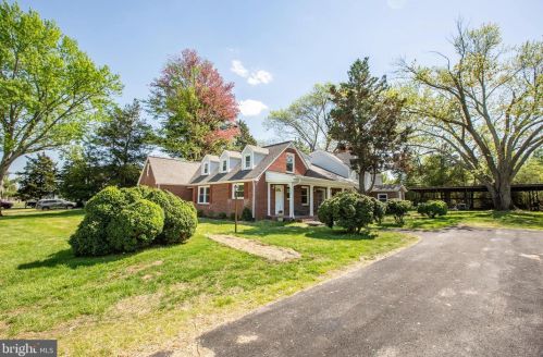 10600 Woodland Dr, Fredericksburg VA  22407-7759 exterior