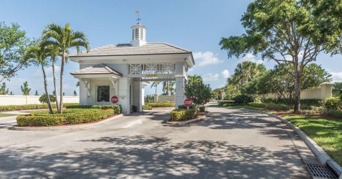 103 Prestwick Cir, Vero Beach FL 32967-7515 exterior