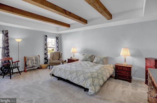 15 Waverly Ln, Carlisle PA  17015-7119 exterior