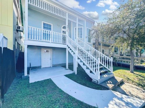 3515 Winnie St, Galveston, TX 77550-1224