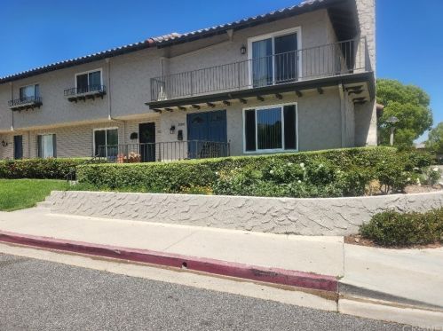 25210 Avenida Dorena, Santa Clarita, CA 91321-2302