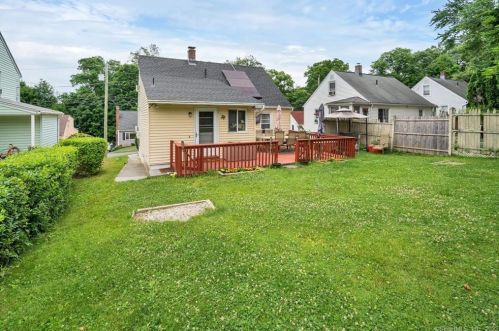38 Douglas Ave, Waterbury CT  06708-2727 exterior
