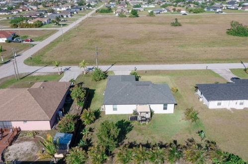 1123 4th Pl, Cape Coral FL  33990-0028 exterior
