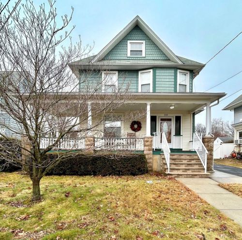110 Front St, Green Brook, NJ 08812-1206