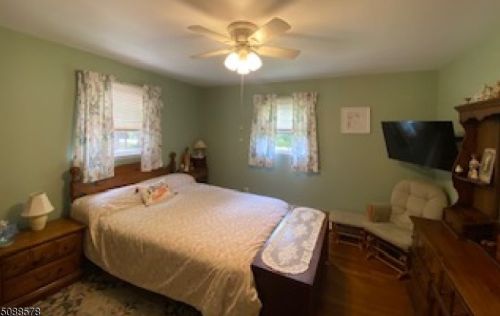 111 Lilac Dr, Annandale NJ  08801-3454 exterior