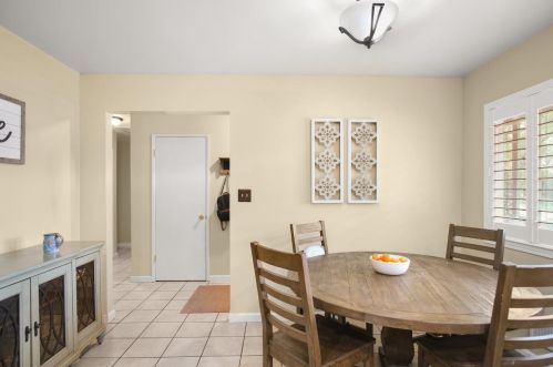 1445 Gary Ln, Modesto CA  95355-3125 exterior