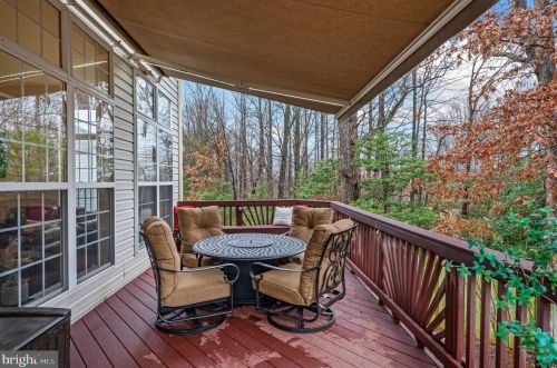 7226 Lyndam Hill Cir, Lorton VA  22079-4509 exterior