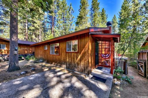 842 Sonoma Ave, South Lake Tahoe CA  96150-2720 exterior
