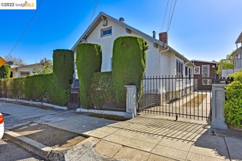3567 Custer St, Oakland, CA 94601-3717