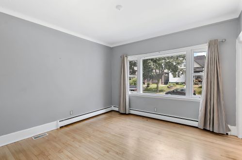 2527 Austin St, Milwaukee, WI 53207-1517