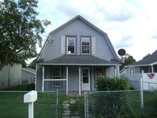 2216 New Hampshire St, Muscatine, IA 52761-1939