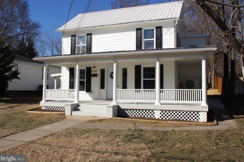 218 Commerce St, Woodstock VA  22664-1434 exterior