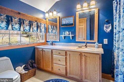 222 Longspur Dr, Wilmington DE  19808-4363 exterior