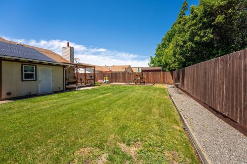 361 Sherry Dr, Ukiah CA  95482-3388 exterior