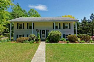 30 Oxford Cir, Troy, NY 12180-7051