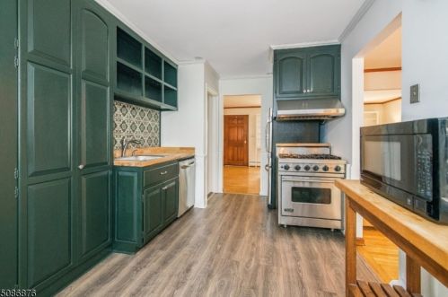 3 Orchard St, Greystone Park NJ  07950-3228 exterior