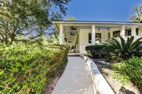 9550 Lake Conroe Dr, Conroe TX  77304-3702 exterior