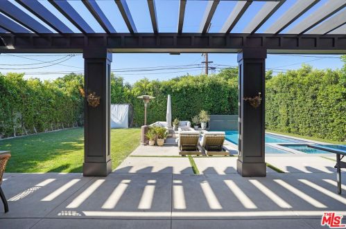 11625 La Maida St, North Hollywood, CA 91601-4328