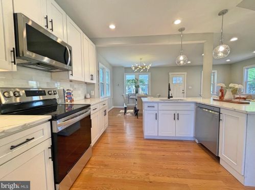 2815 Greenway Blvd, Falls Church VA  22042-2057 exterior