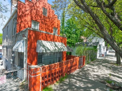 2421 Halsey St, Bronx, NY 10461-3601