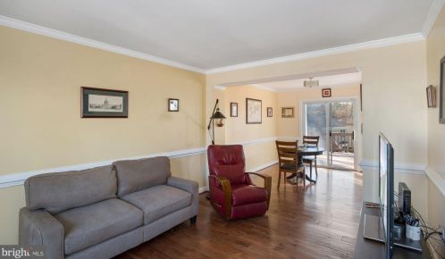 6049 Meyers Landing Ct, Springfield, VA 22015-2560