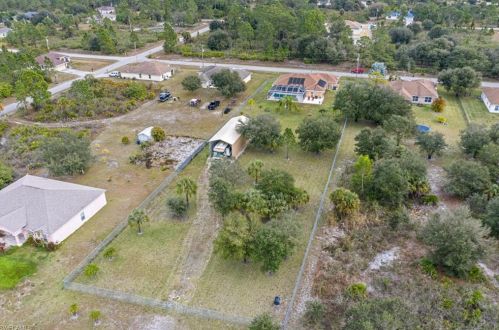 819 Hibiscus Ave, Lehigh Acres FL 33972-8017 exterior