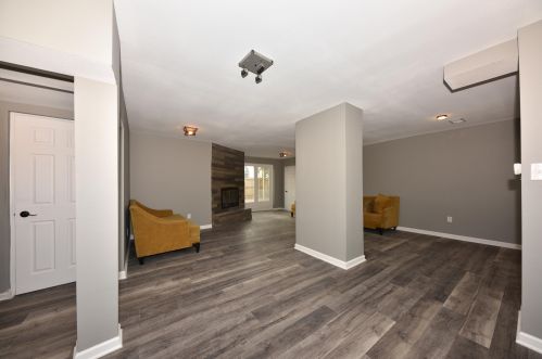 9127 Swan Cir, Milwaukee WI  53225-2719 exterior