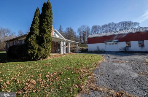 11 Hunter Forge Rd, Dale, PA 19504-9016