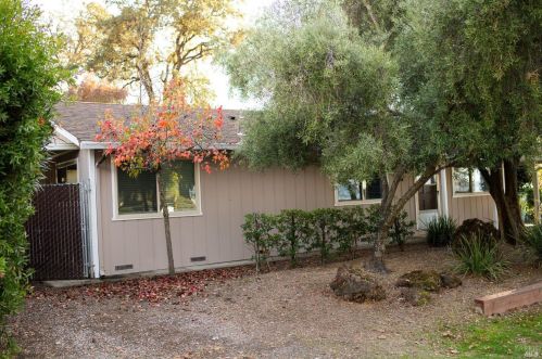 2831 Bender Dr, Lucerne, CA 95458-8633