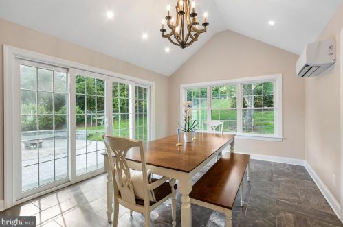 17 Windmill Dr, Southampton PA  18966-2328 exterior