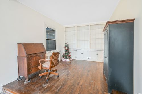 34 Twin Cedar Ln, Northport NY  11768-2232 exterior