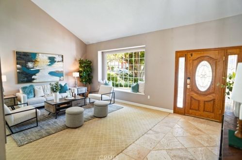 20431 Lisa Gail Dr, Santa Clarita, CA 91350-1966