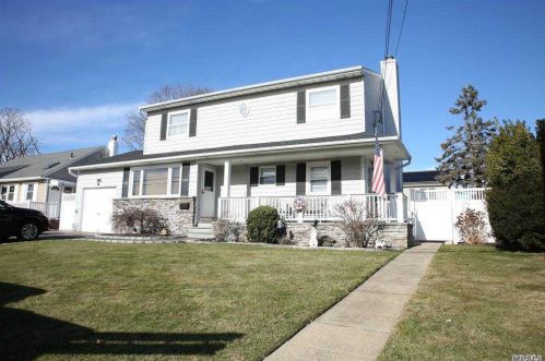 231 Kellum St, Babylon, NY 11704-5021