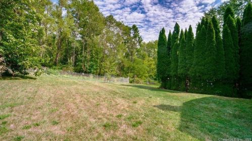 53 Harvard Ct, Middletown CT  06457-4965 exterior